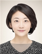 민 유 정 교수